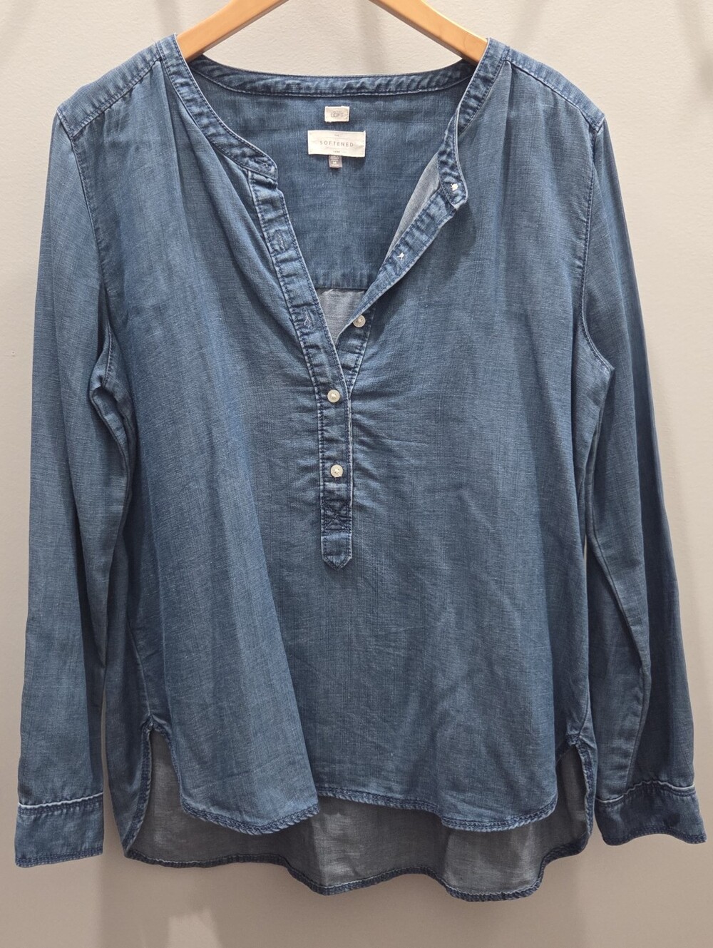 LOFT Softened Chambray Henley Shirt in Denim Blue, Medium